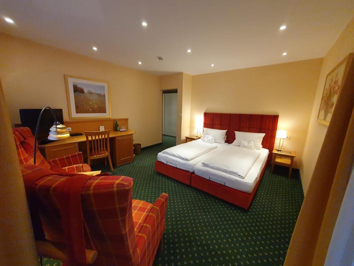 Landhotel Der Schwallenhof Bad Driburg Luaran gambar
