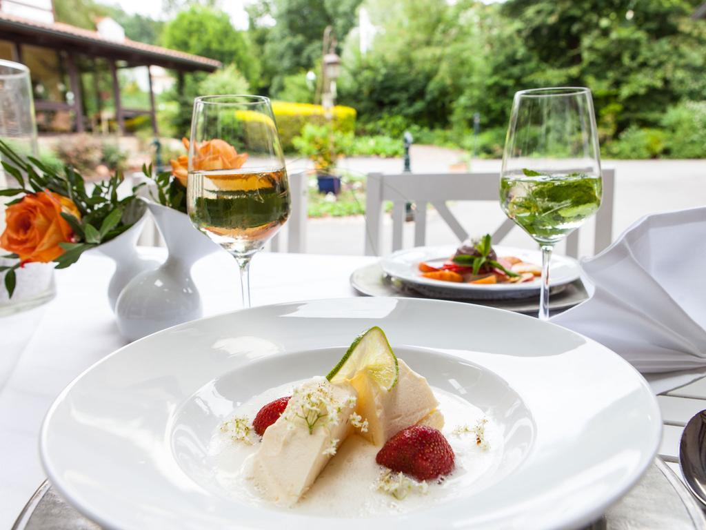 Landhotel Der Schwallenhof Bad Driburg Luaran gambar